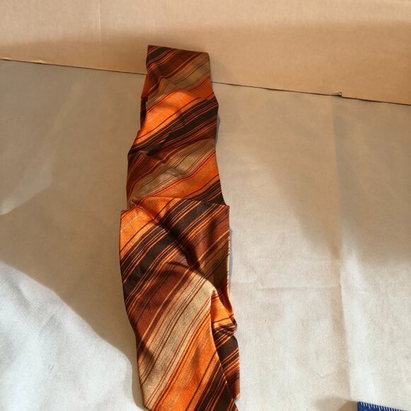 VINTAGE LOT of 8 Mens Ties - Some Imperfections SEE LISTING #F1 - Picture 13 of 16